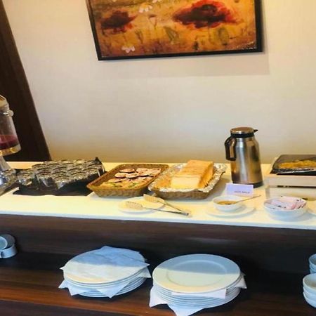 Aura One Hotel Kochi Ngoại thất bức ảnh