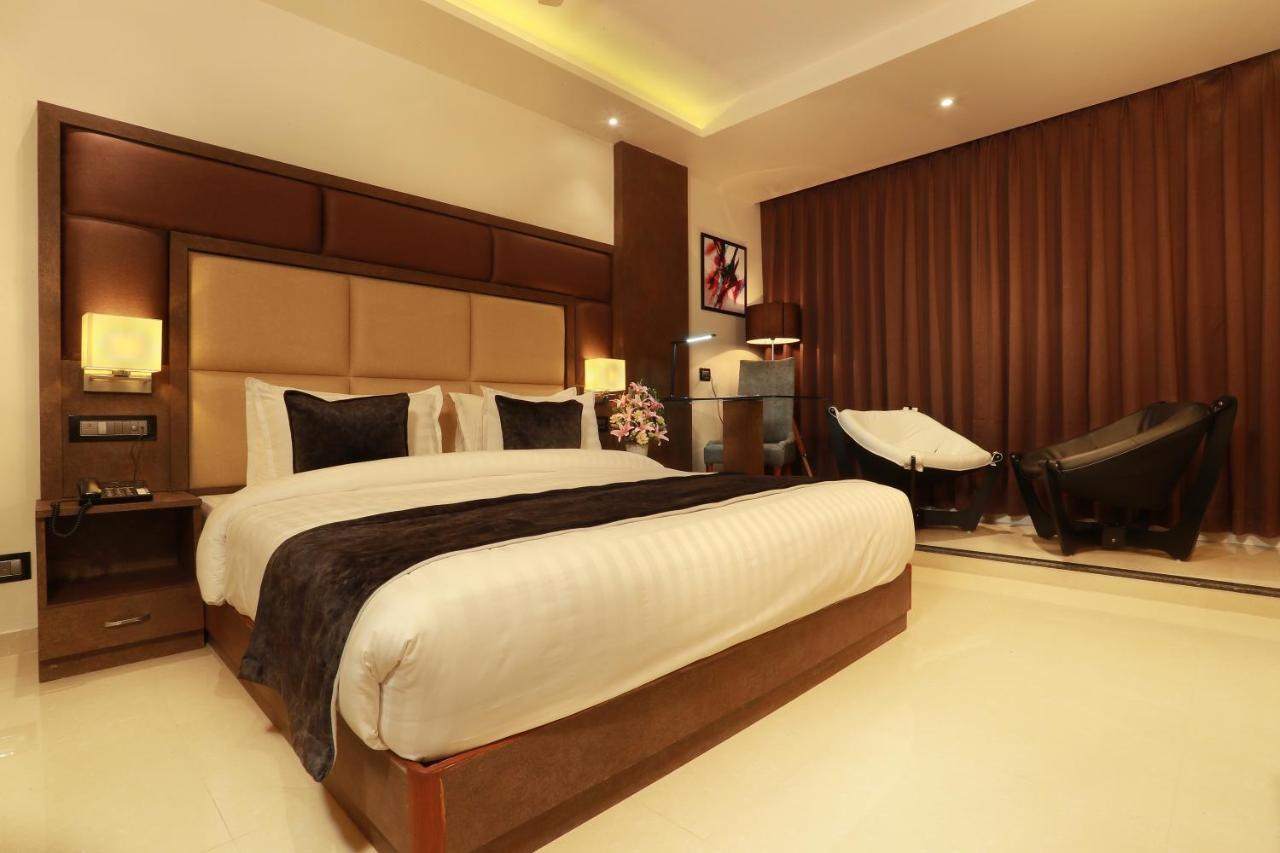 Aura One Hotel Kochi Ngoại thất bức ảnh