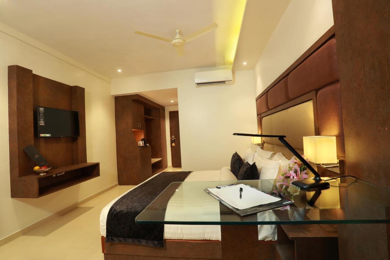 Aura One Hotel Kochi Ngoại thất bức ảnh