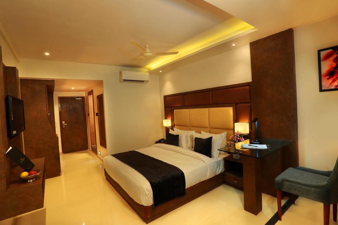 Aura One Hotel Kochi Ngoại thất bức ảnh