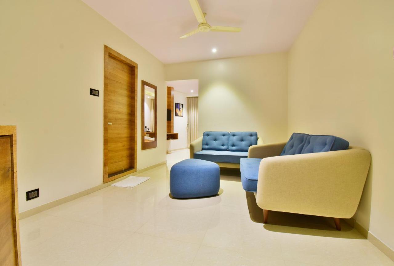 Aura One Hotel Kochi Ngoại thất bức ảnh