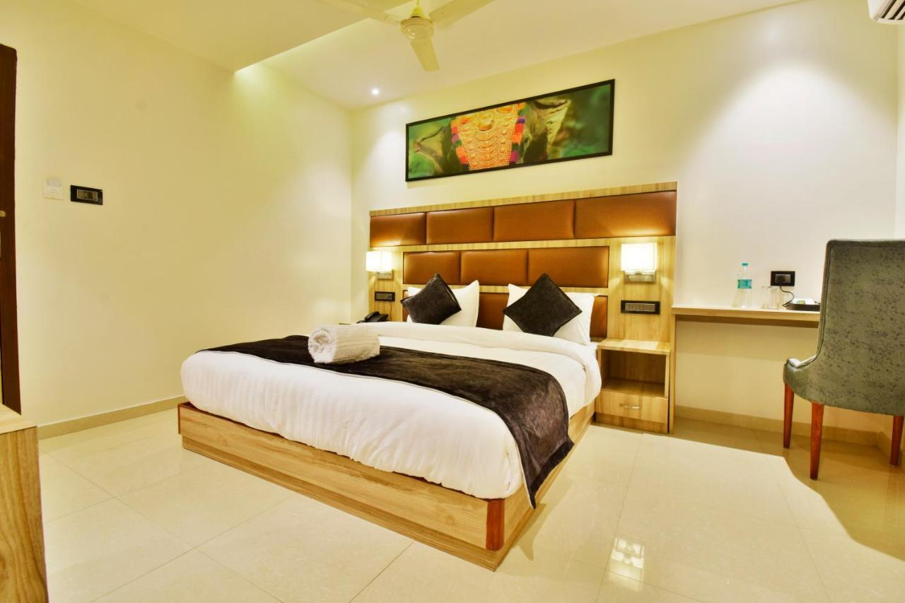 Aura One Hotel Kochi Ngoại thất bức ảnh
