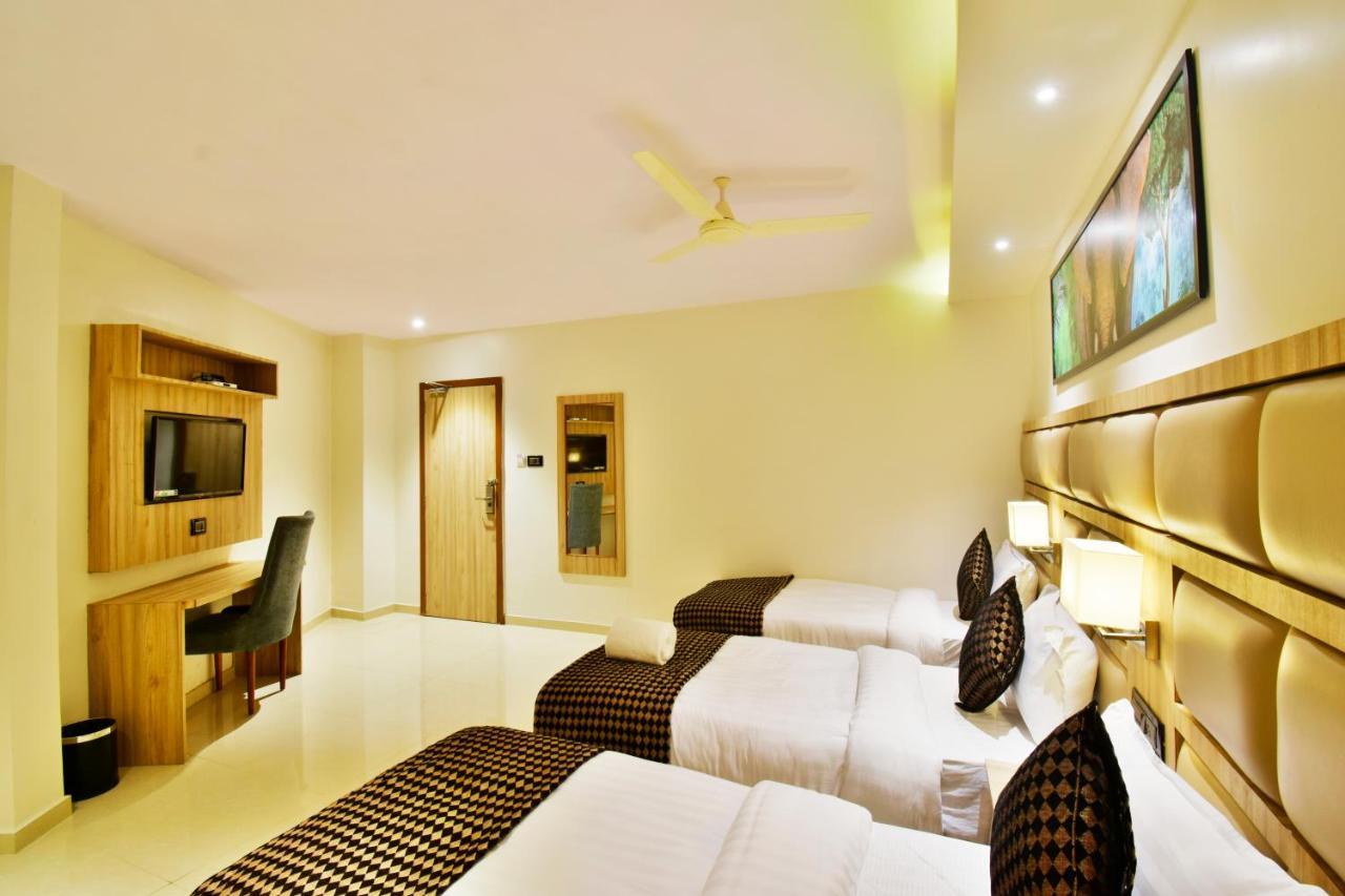 Aura One Hotel Kochi Ngoại thất bức ảnh