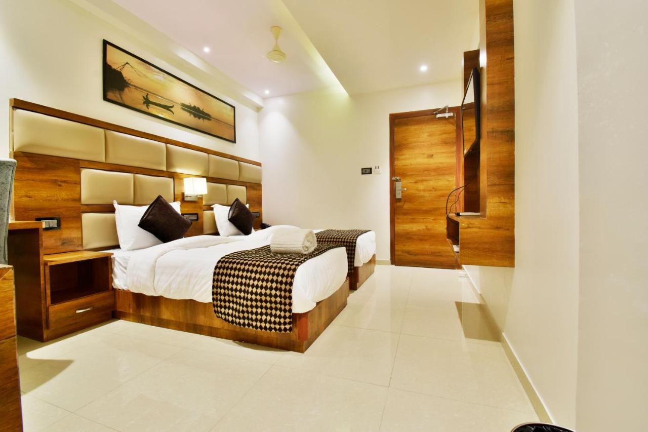 Aura One Hotel Kochi Ngoại thất bức ảnh