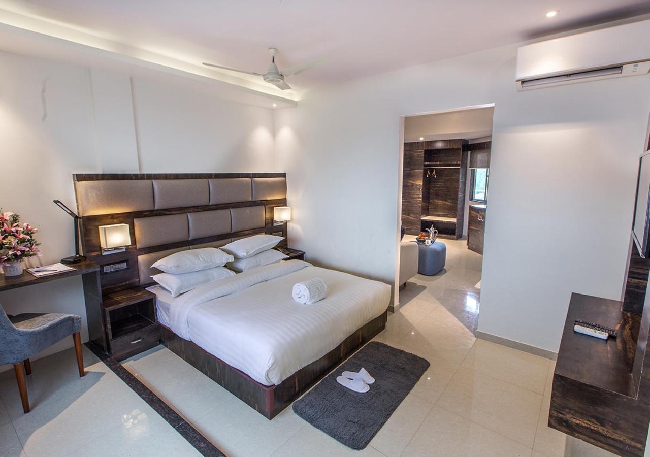 Aura One Hotel Kochi Ngoại thất bức ảnh