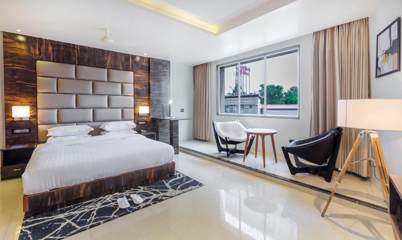 Aura One Hotel Kochi Ngoại thất bức ảnh